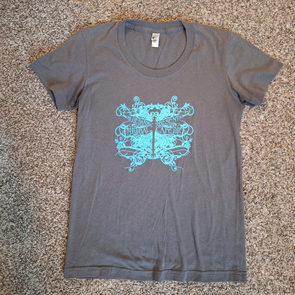 Gray Dragonfly T-Shirt with Blue Graphic Size Medium